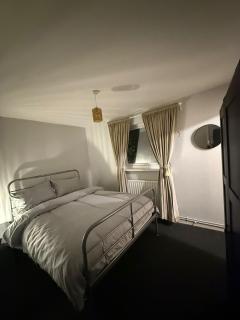 Full flat near cmk , train station & walking distance to Milton Keynes Hospital - 5