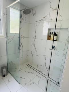 Brand New 2 Bedrooms with spacious bathroom! - 8