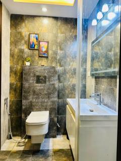 Executive 2BHK In DHA Near Airport Self Check In - 3