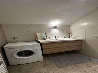 Trendsetter Retreat in Fashion Hub - 3