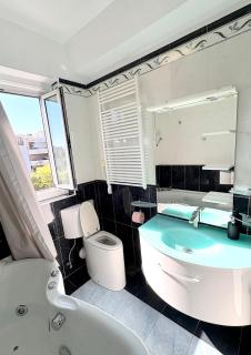 Sea-view Apartment Tudor-Balcony-Free Parking - 4