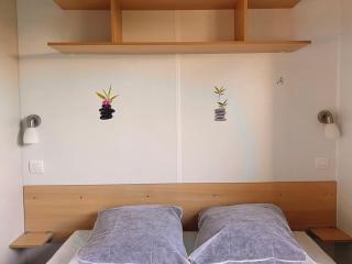 Mobil-home cosy avec clim – 2 pers. - API-1-52-2328 - 6