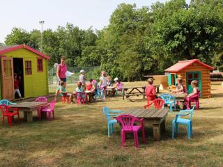 Mobil-home accueillant, animaux permis - 4 pers. - API-1-52-2370 - 2