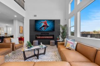 NEW-5BDRM-All KING BEDS-Heated Pool-Vegas Theme - 8