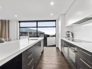 Modern Luxury Retreat - 7