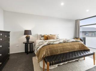 Modern Luxury Retreat - 4