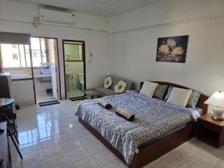 Monkey Apartment 4 - 5