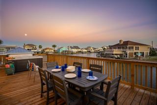 Redfish Bend | Grand Canal | Hot Tub & Kayaks - 7