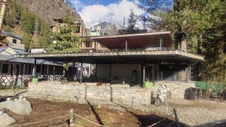 GIGGLING GOONS Cabins & Kitchen - 5