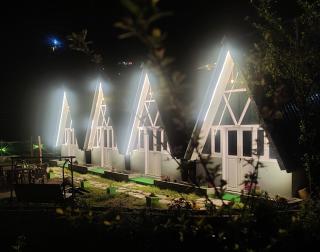 GIGGLING GOONS Cabins & Kitchen - 6