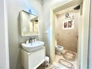 White Flower Loft 10 Min to Airport - 3