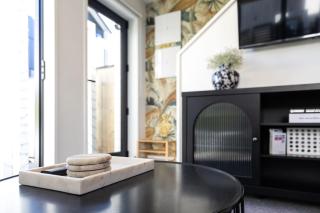 Front Row Loft - Designer Stay, Stadium & CBD - 2