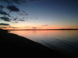 Cozy Holiday Home Located Right On The Beach - 9