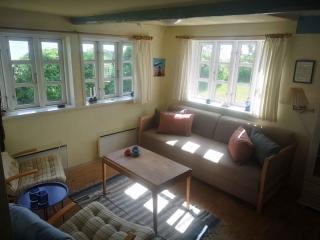 Cozy Holiday Home Located Right On The Beach - 2