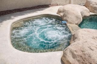 5BR Oasis 15 Min to Strip, Pool Table - 1
