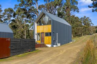 Yamagoya - 2-bedroom mountain home amongst trees - 8