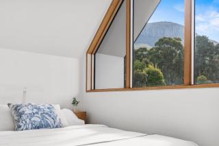 Yamagoya - 2-bedroom mountain home amongst trees - 3