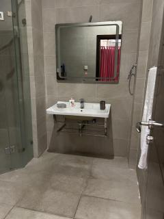 Luxury 2 Bedroom Apt, Golf View, Parking - 5