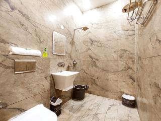 THE CASA GRAND - Premium Rooms For Corporates, Couples And Travellers - 3