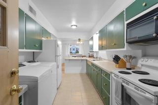 Astor Park style 2 BR - Backyard to Hospitals! - 5