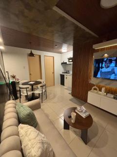 Suite 16 Ortigas Cozy 2-Bedroom Staycation with Netflix & WiFi - 0