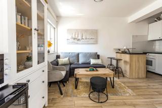Apartment with terrace and free parking - Beach nearby - 6
