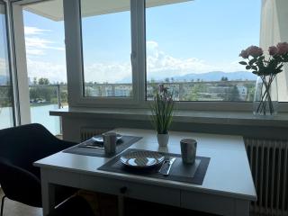 E2 neu renovierte Wohnung mit Aussicht - 6