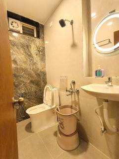 New Stylish 1BHK in Calm Neighborhood with Balcony - 4