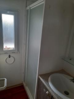 Mobil Home 4 places dans un camping, à 10 mn d'AVENE et 15 mn du Centre Bouddhiste LERAB LING - 2