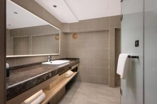 Madison Hotel Qingdao Golden Beach Beer City Seaview LOFT - 4