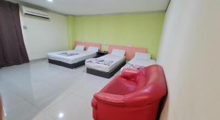 OYO 90442 Newtown Star Hotel - 2