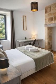 La Salamandre - Un écrin médiéval pour vos souvenirs - Imaginez-vous, réveillé par le murmure de Sarlat, dans un appartement spacieux et chaleureux, au cœur de la Cité classée - 2 chambres - Une magie à vivre sans modération - Réservez dès maintenant ! - 1