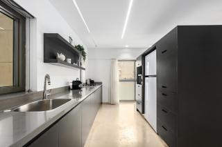 Spacious 2BR Apt in Balfour by HolyGuest - 3