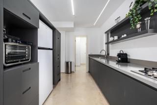 Spacious 2BR Apt in Balfour by HolyGuest - 4