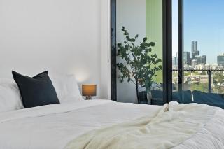 Penthouse Sleeps 8 - CBD Views - Games - Baby Stay - 8