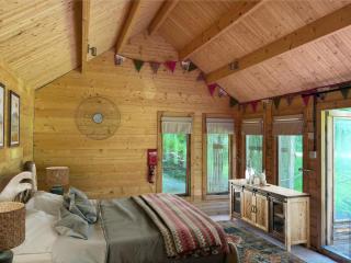 Whole Glamping Site with Hot Tub - Forest of Dean - 8