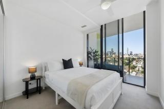 Penthouse Sleeps 8 - CBD Views - Games - Baby Stay - Brisbane - 7