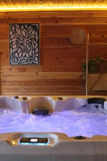 Appartement pour 4 personnes jacuzzi illimité adapté PMR - 2