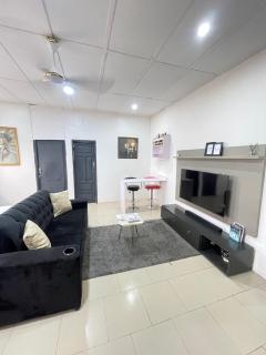 Comfy 1-Bedroom Apartment on a traffic Free St - 7