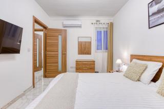 Stylish 3BR St Julians Apt Walk to Everything - 5