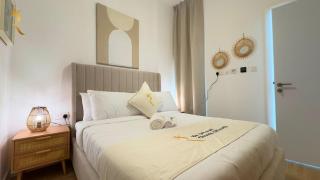 2BR Palm Grove Haven - Chic Luxe Oasis Escape - 9