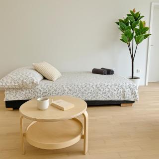 Modern 4-Room Apartment with Free Parking - 8