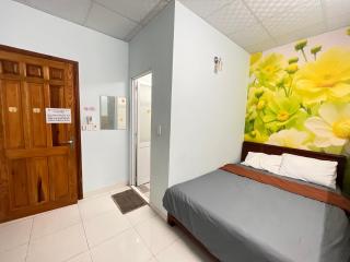 Phuong Trang Hotel - 2