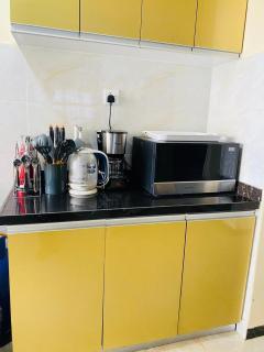 Kilimani 2 BEDROOM netflix,free fast WIFI, near eateries and shopping mall - 4