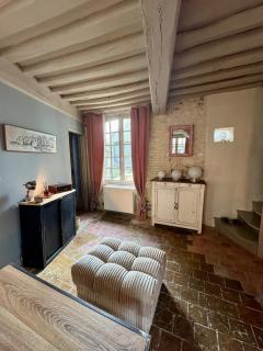 Suite 26 - 8