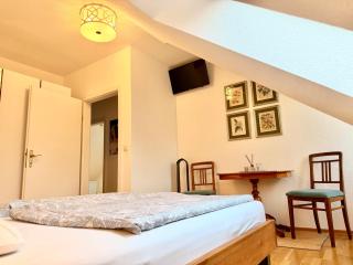 Luxury Living in the 19th District - 1