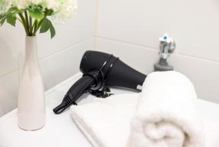 Sunny & Calm Apartment with Free Parking - 4