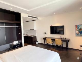 Sapphire Ha Long Studio - City View - Modern & Cozy - 6