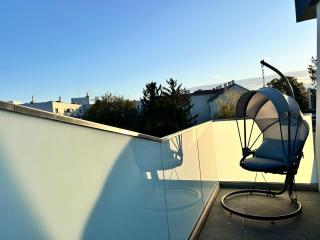 Luxury Stylish Apartment with Balcony - 7