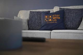 Sleek & Tranquil Corner on Durham Road, Sleeps 4 - 6